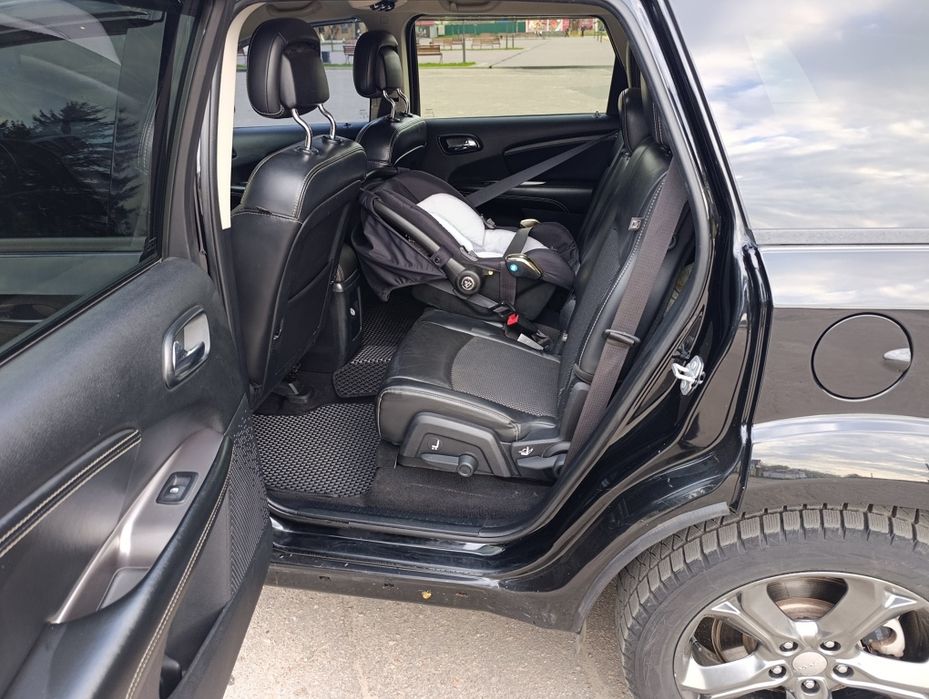 DODGE JOURNEY Максимальной комплектації