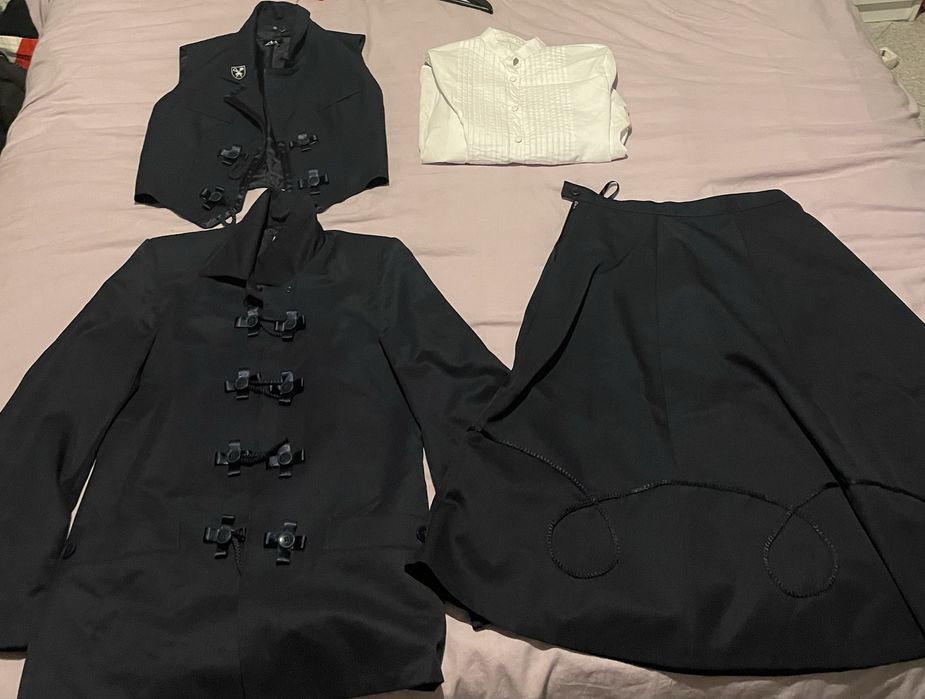 Vende-se traje universitário feminino UAlg como NOVO