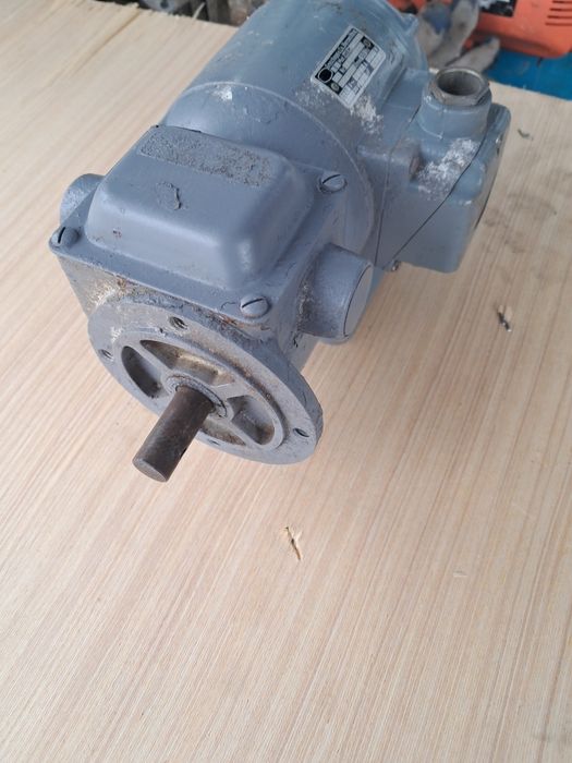 Моторедуктор 120об.одно ф.