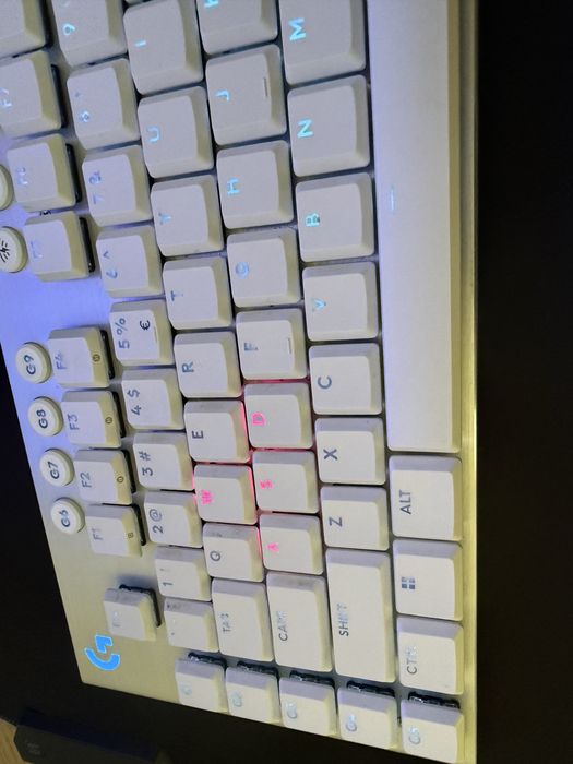 Teclado Mecânico Gaming Logitech G915 X Lightspeed Wireless (Como Novo)