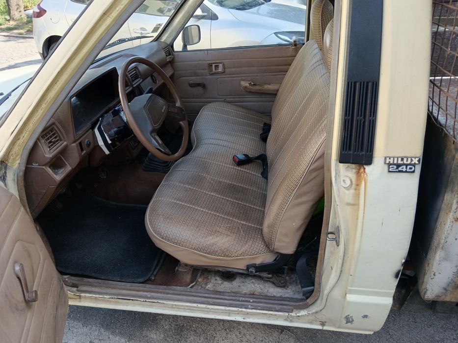 Toyota Hilux 2.4 D