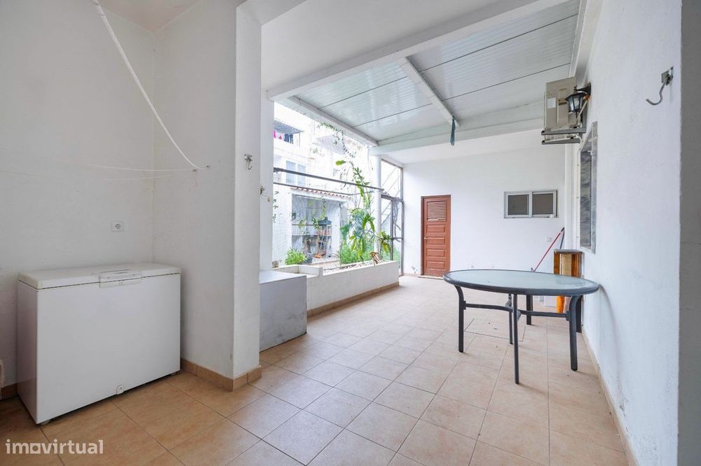 Moradia T2+1 com quintal de 67m2 em Portimão