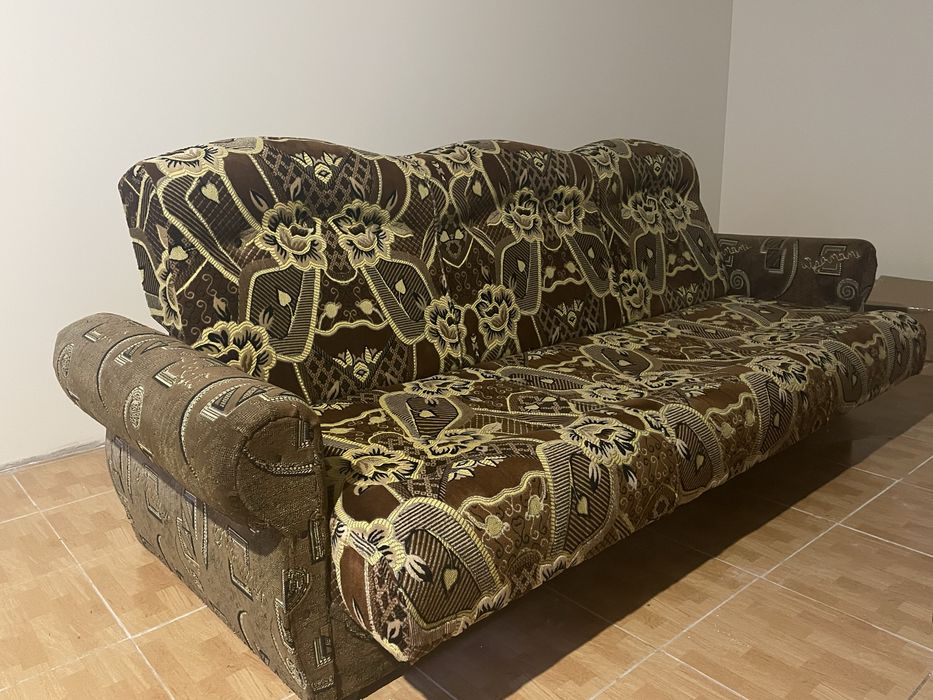Продаються БУ дивани, крісла, двері