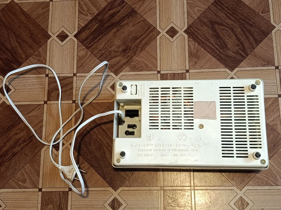 Стабілізатор напруги