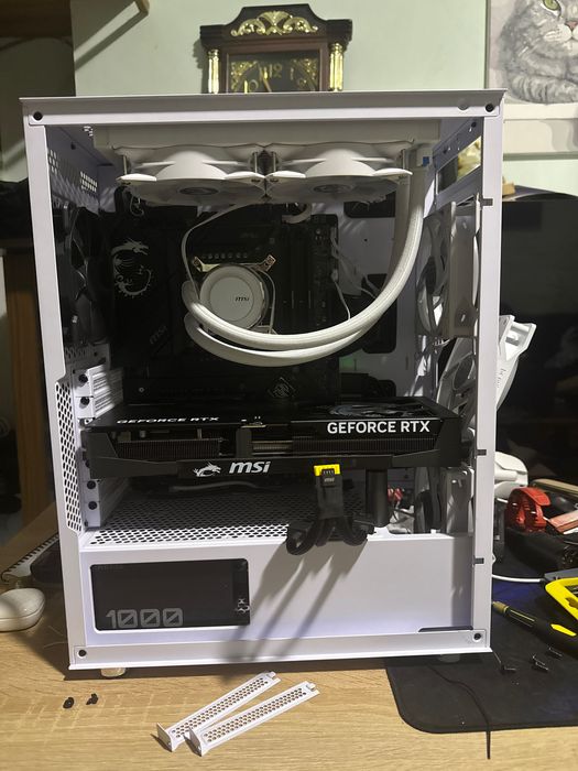 Корпус Vinga Pillar White новый но со следами сборки