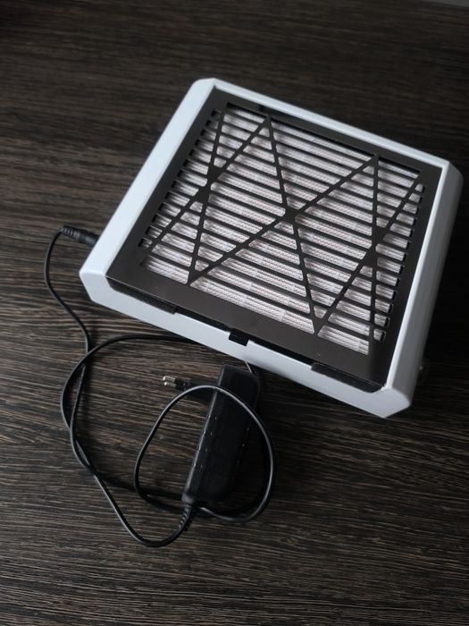 Pochłaniacz pyłu manicure