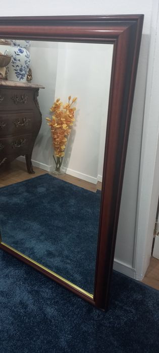 Vendo lindo espelho de moldura de madeira como novo com pouco usado