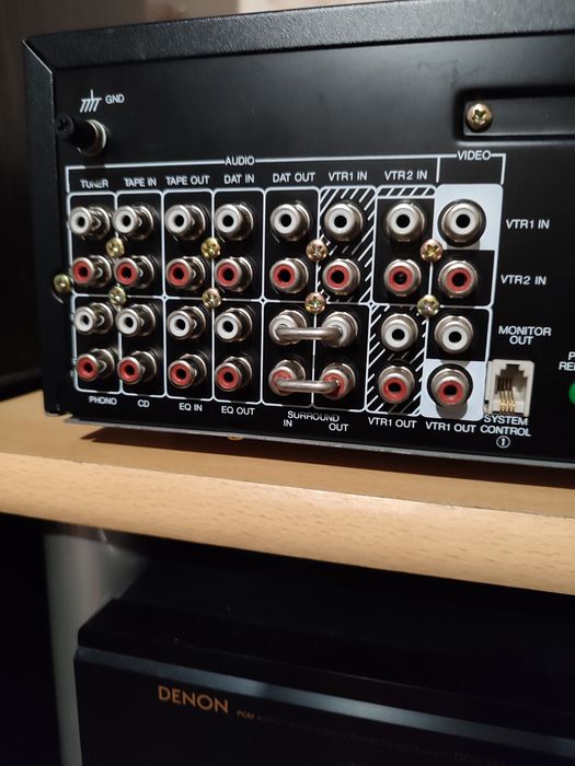 Усилитель universum.