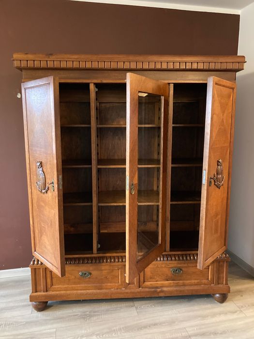 Stare meble z kolekcji domowej