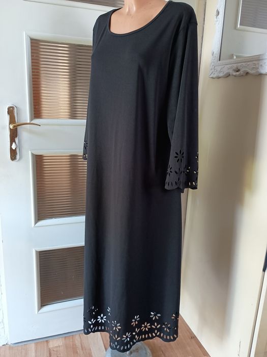 Sukienka intensywnie czarna