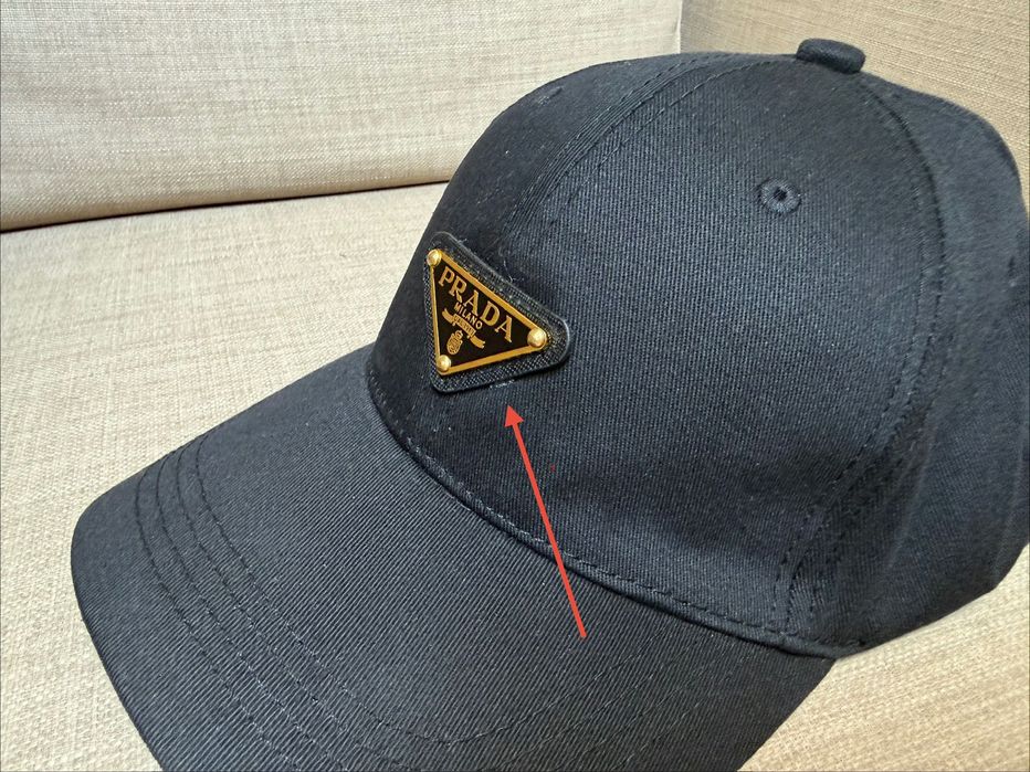 Czapka z daszkiem Prada złote Logo