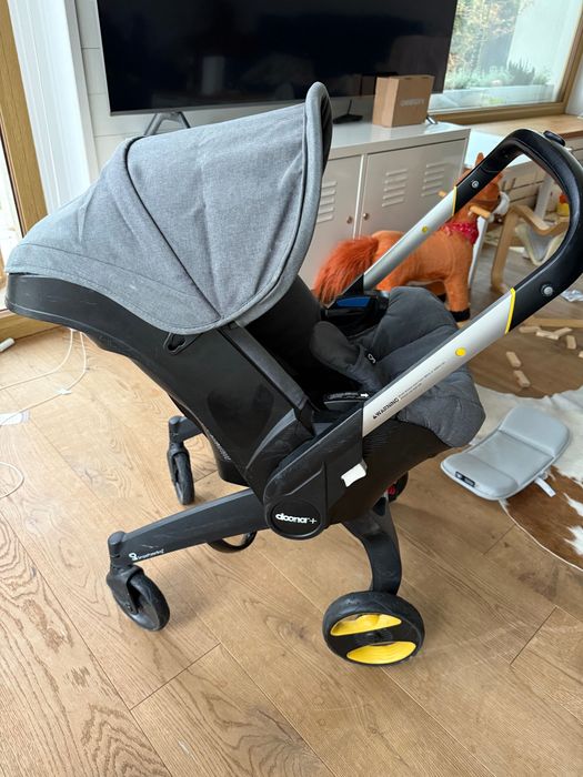 Fotelik Doona + /baza/ wkładka niemowlęca