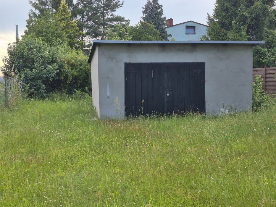 Działka budowlana z murowanym garaże Rybnik Golejow 766m2 media