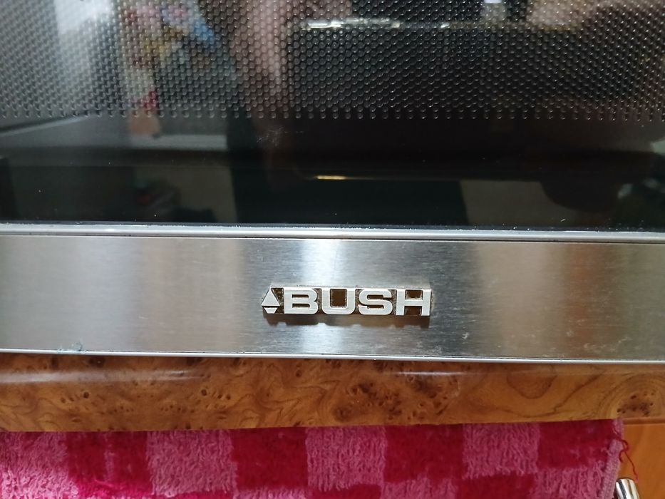 Микроволновка Bush,Рабочая