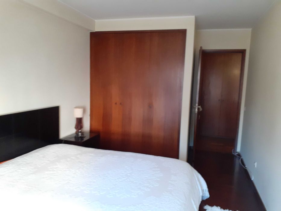 Vende-se T2  lugar de garagem e arrumos Matosinhos