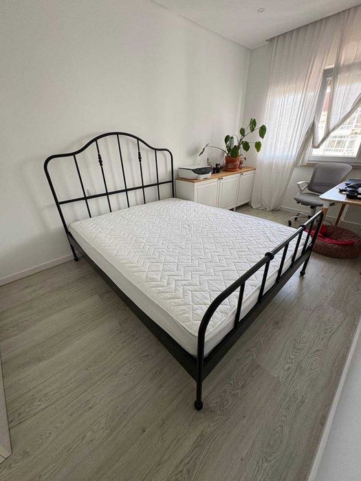 Cama Ikea para Casal - 160x200 SAGSTUA