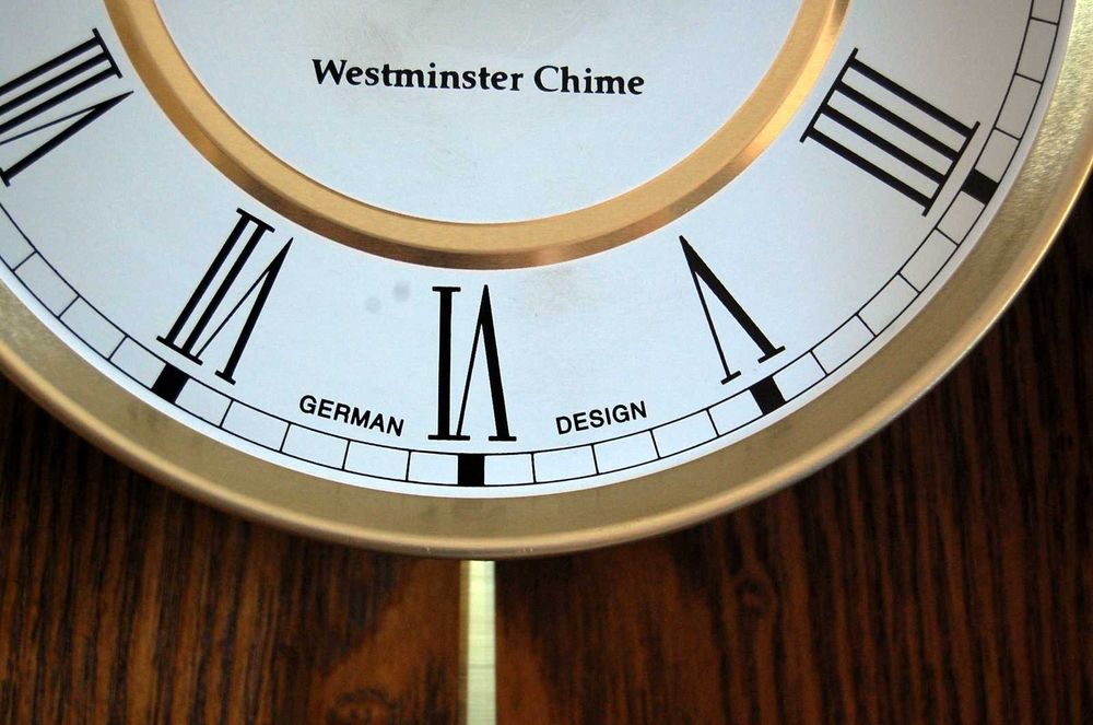 Drewniany zegar wiszący, ścienny Adler Westminster Chime.