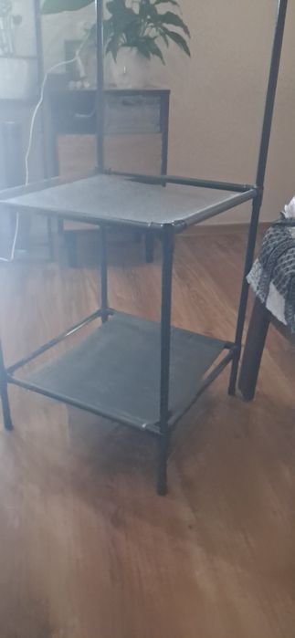 Regal narożny czarny na ubrania