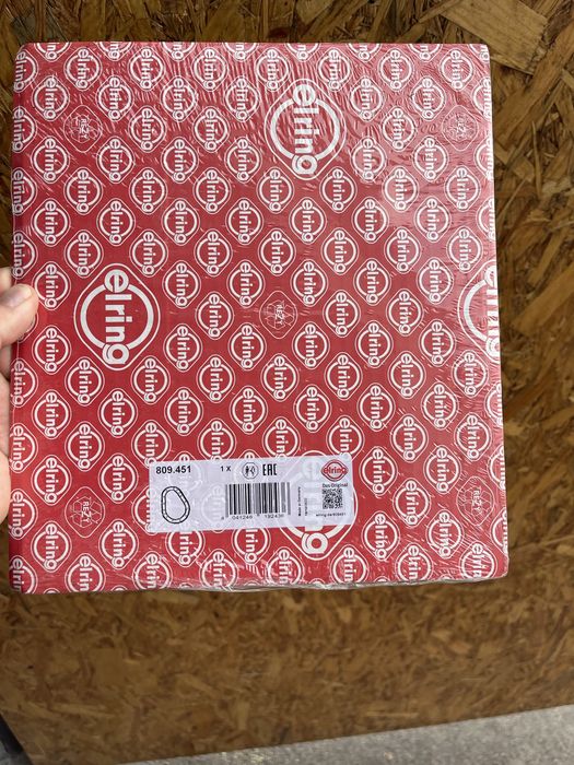 Прокладка масляного насоса сальніки розпредвала і колінвала