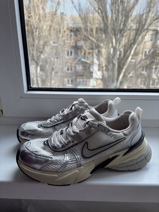 Кроссовки Nike V2K Run 38