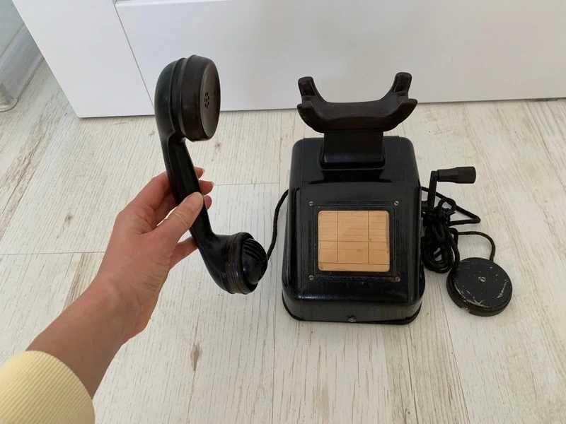 Stary bakelitowy telefon z korbką loft Siemens