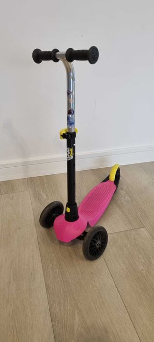 Hulajnoga trójkołowa oxelo