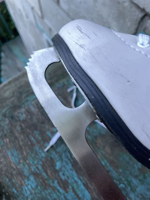 Ковзани для фігурного катання  explore 40 розміру