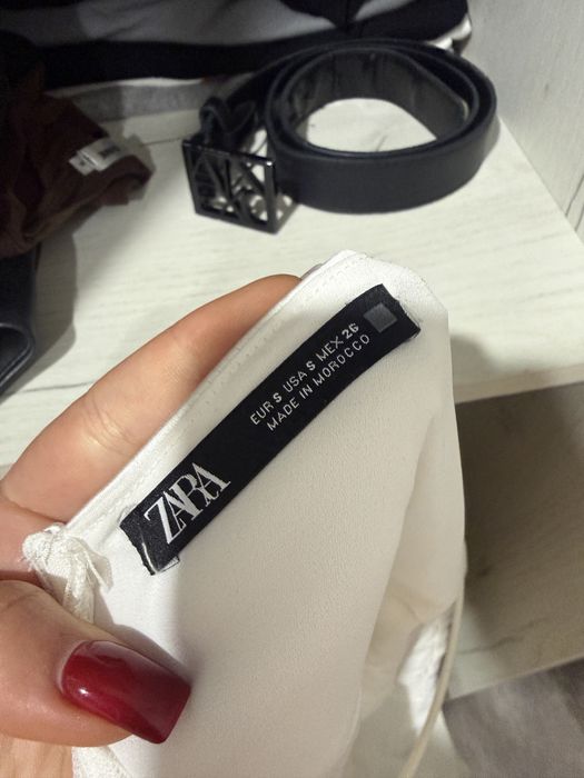 Zara сукня біла розміра С ідеальний стан