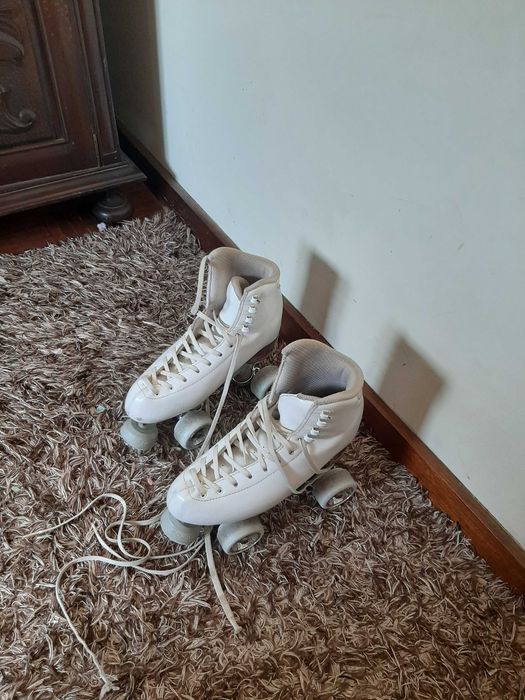 Patins patinagem artística.