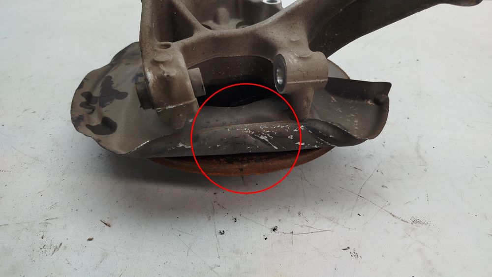 Manga de eixo trás esquerda VOLKSWAGEN Tiguan (5N)
