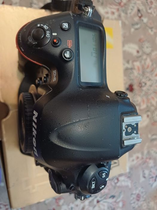 Професійна дзеркальна камера Nikon D4