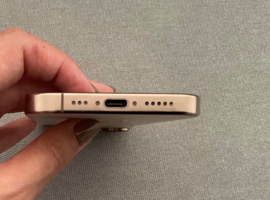 iPhone 16 pro 128gb