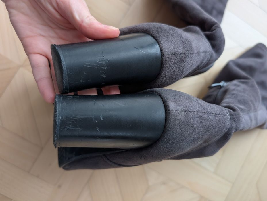 Popielate zamszowe kozaki do kolan