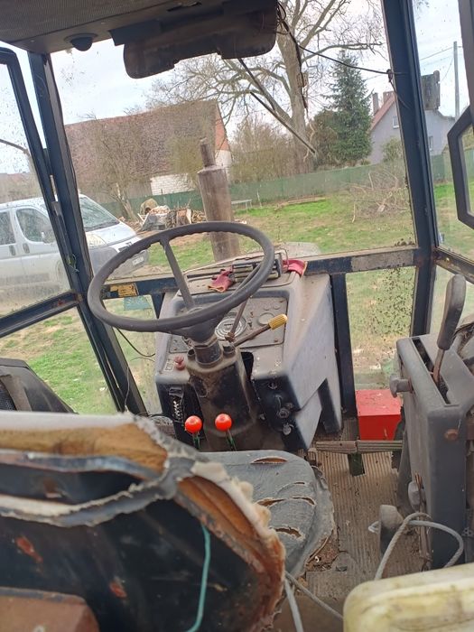 John Deere 2130.