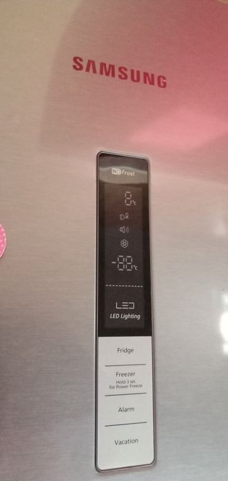 Холодильник Samsung