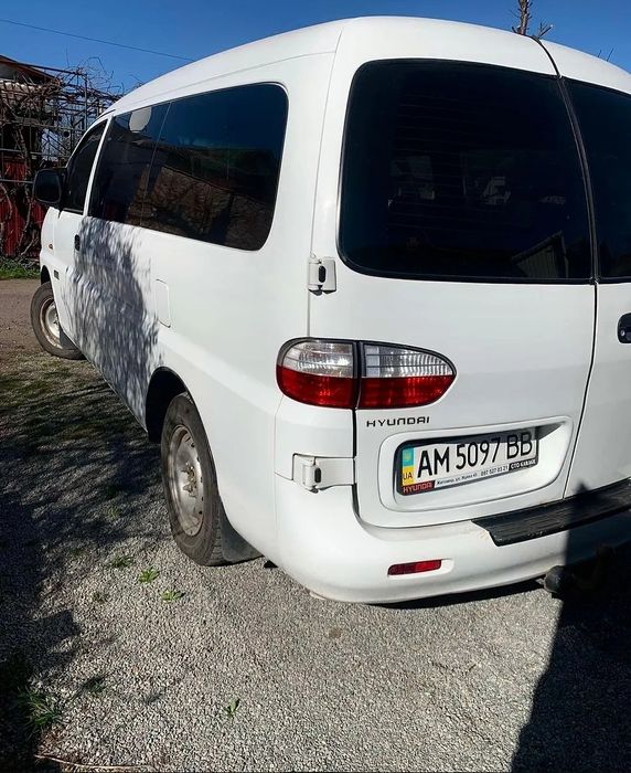 БУС Hyundai H-1 2008р 2.5 дизель МКПП