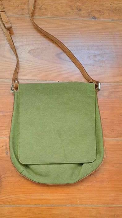 Mala tiracolo verde Zara
