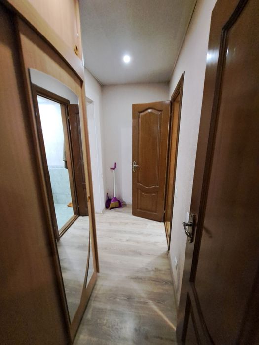 Аренда 2 ком.кв. на Лазурном ул.Быкова 9