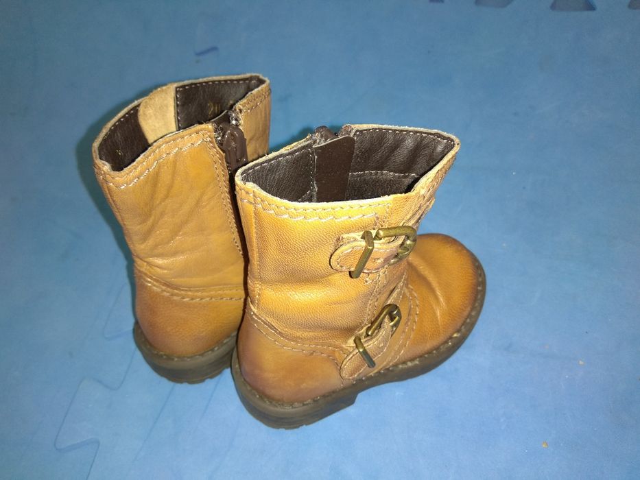 Botas Castanhas Novas
