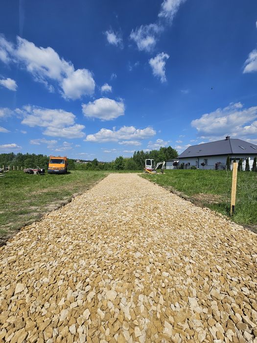 UTWARDZANIE drogi podjazdu terenu wjazdu Budowa drogi Skawina
