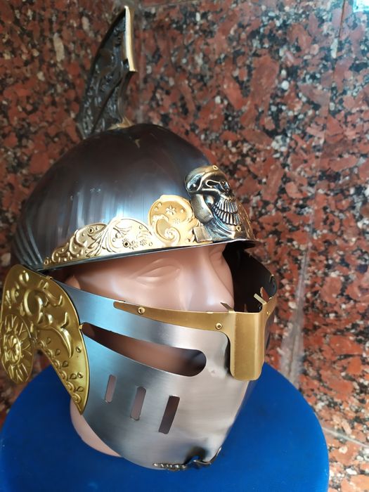 Шлем сувенирный металлический
