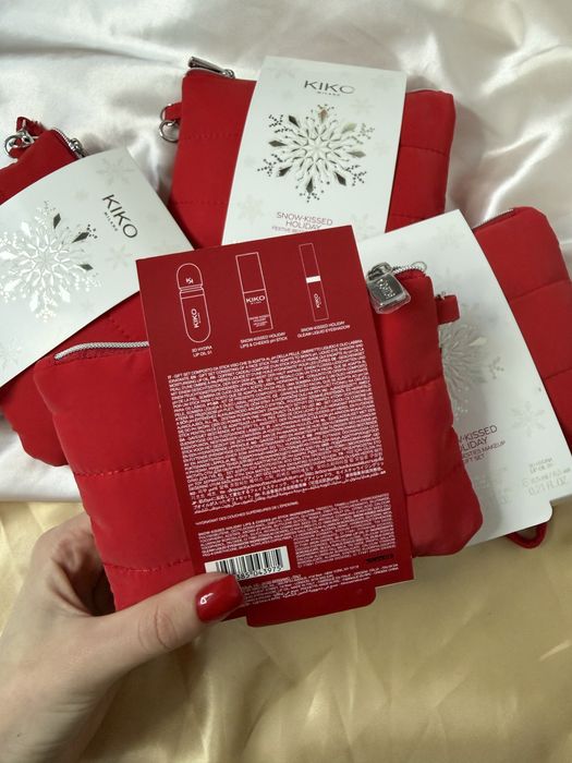 Набір kiko milano snow-kissed holiday festive besties make up gift set