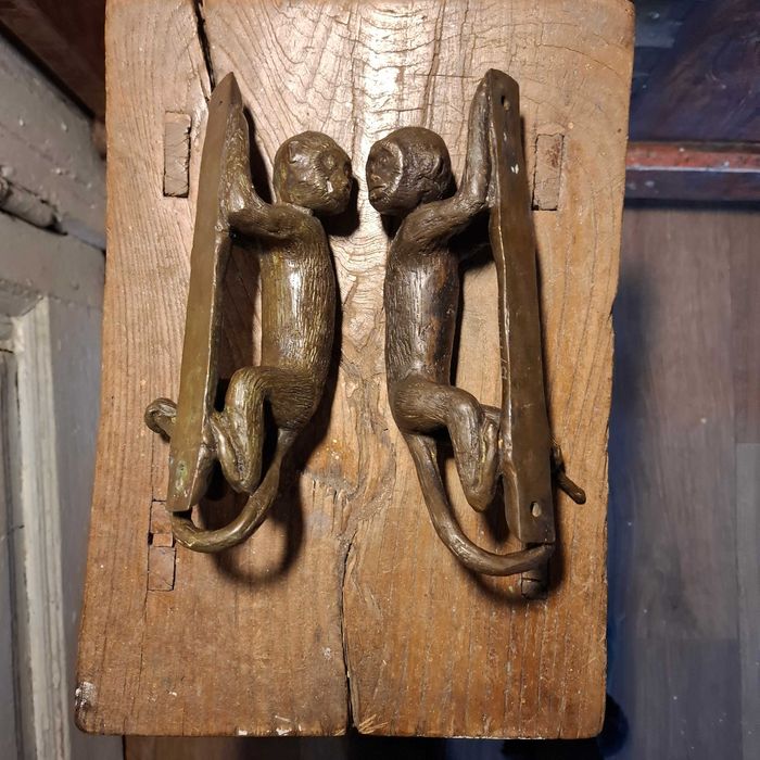 бронза . дверні ручки Франція