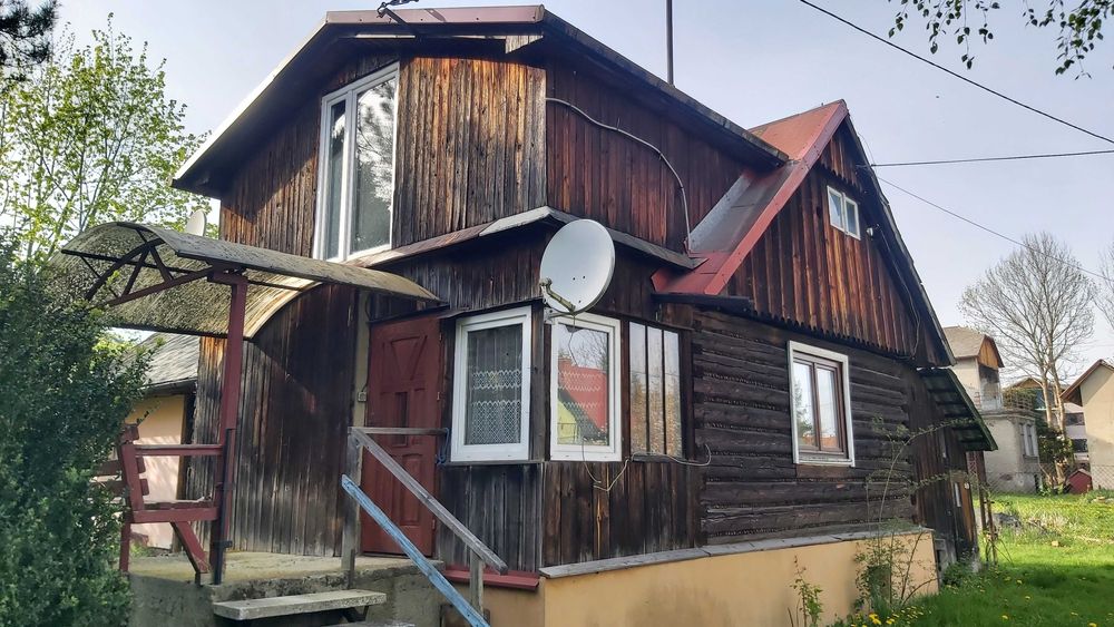 Dom całoroczny drewniany u podnóża Palenicy