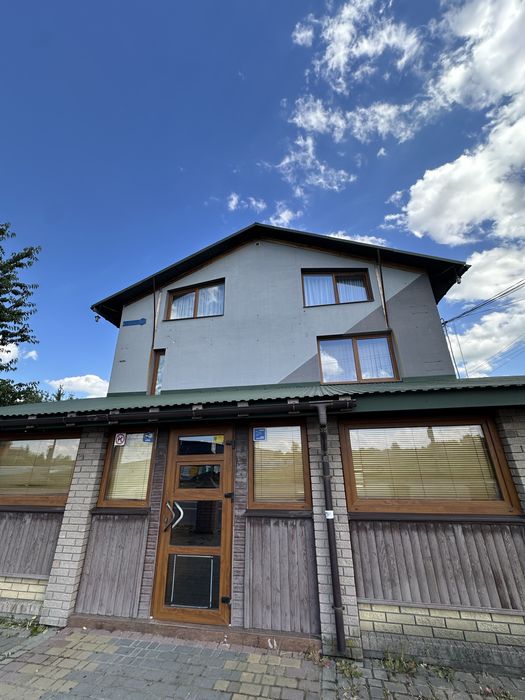 Продаж житлового будинка з комер. приміщенням (сауна ,басейн, більярд)