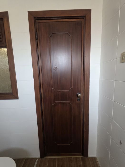 Portas de Interior em Mogno Maciço (Várias Medidas e Tipologias)