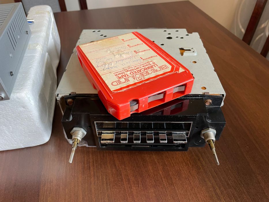 Delco GM 2700-F + GM Stereo Graphic EQ Power Booster 70's '' USA ''