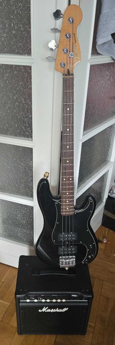 Gitara basowa Fender Precision Bass Blacktop Meksyk