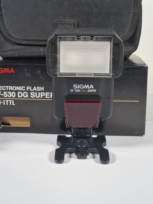 Lampa Sigma EF-530 DG Super do Nikona F