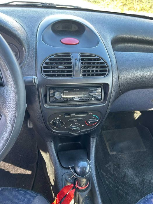 Peugeot 206 1.1 gasolina de 1999 – 60 cv – mecânica sem anomalias